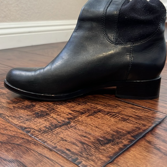 Cole Haan black leather boots with Nike Air soles - Picture 5 of 7